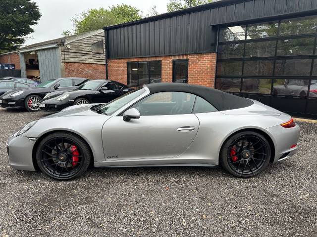 2017 Porsche 911 3.0 GTS 2dr PDK