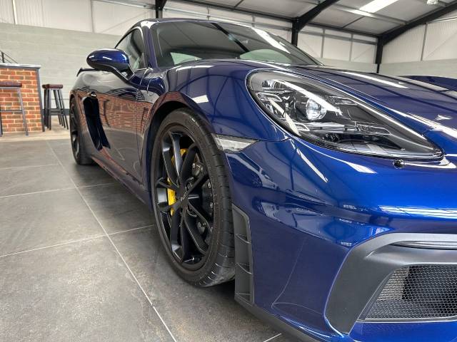 2020 Porsche Cayman 4.0 GT4 Clubsport PCCB Carbon buckets