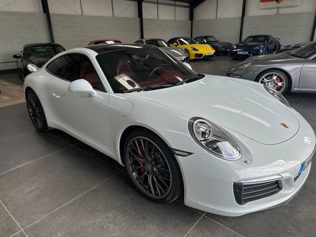 Porsche 911 3.0 991.2 CARRERA S Coupe Petrol White