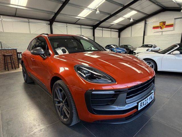 Porsche Macan 2.0 T 5dr PDK Estate Petrol Orange