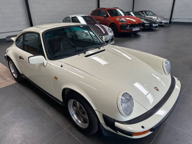 Porsche 911 3.2 Carrera Coupe Coupe Petrol White