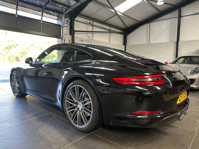 2017 Porsche 911 3.0 Carrera 2dr PDK