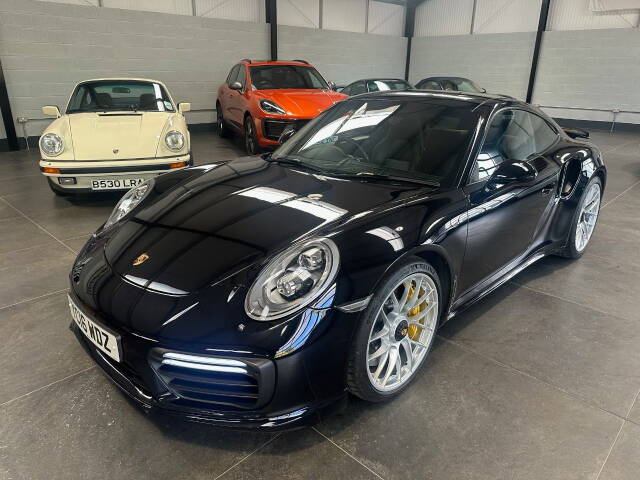 2016 Porsche 911 3.8 Turbo S PDK